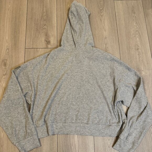 Alo Yoga Muse Cropped Hoodie in Heather Gray Women’s Large - Picture 3 of 4